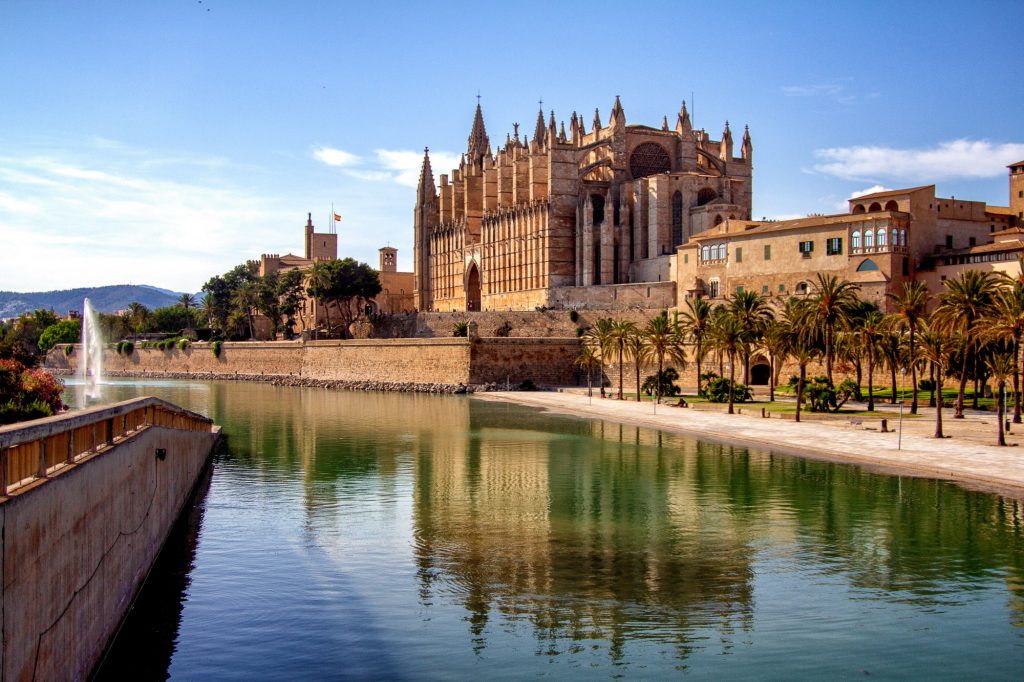 Things to do in Mallorca - Catedral Basílica de Santa María